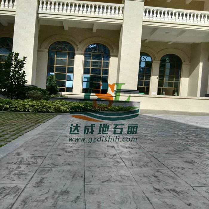 河源市堅(jiān)基美麗城展示區(qū)壓花地坪工程，灰色混凝土壓模地坪工程，河源市花彩石地坪施工